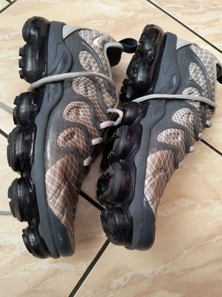 Sneakersy Nike Air VaporMax Plus 43