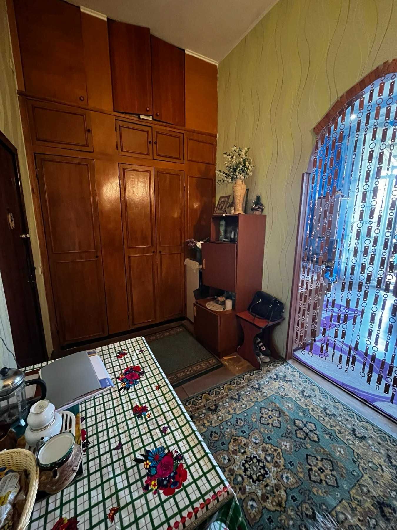 Продам гостинку 24.5м2 метро Заводская