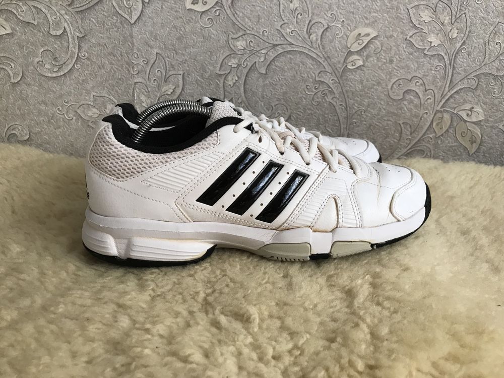 Кроссовки Adidas для волейбола, зала тенниса грунту 42,5 42 27 26,5