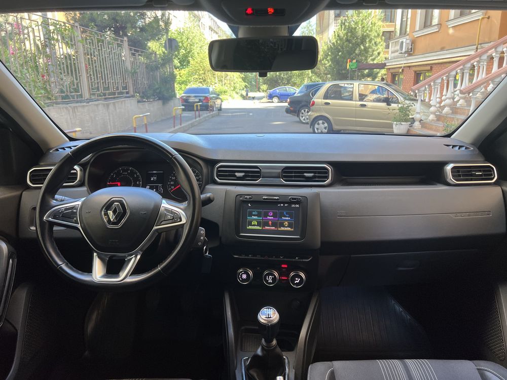 Renault Duster 2018 год 1.5 дизель Официал Полный Привод