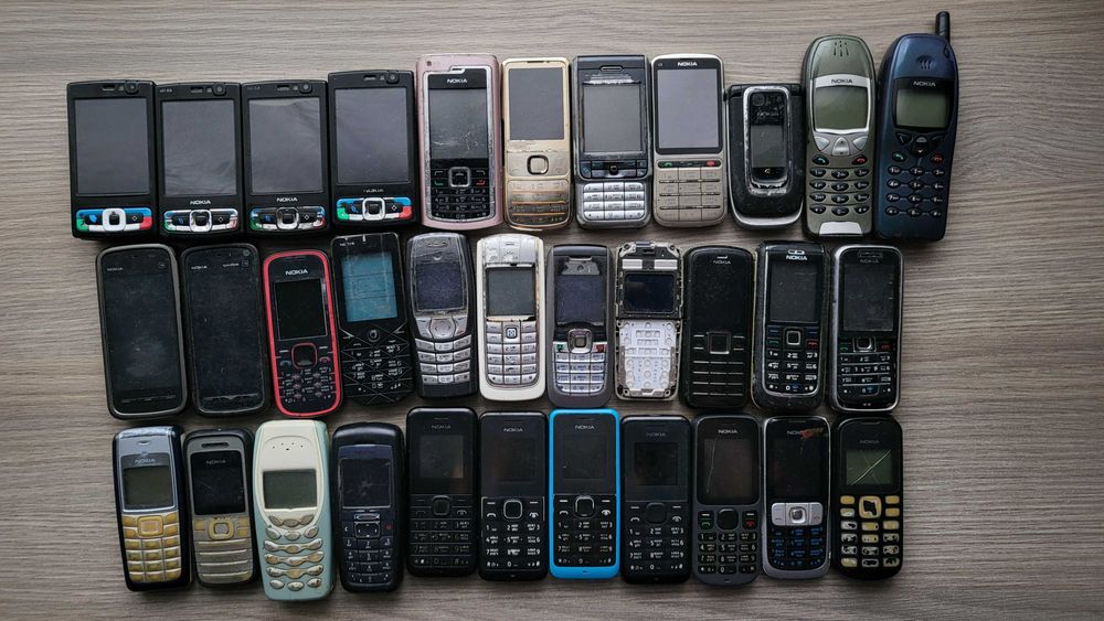 Телефони Nokia, Sony Ericsson, Samsung, акумулятори, карти пам'яті