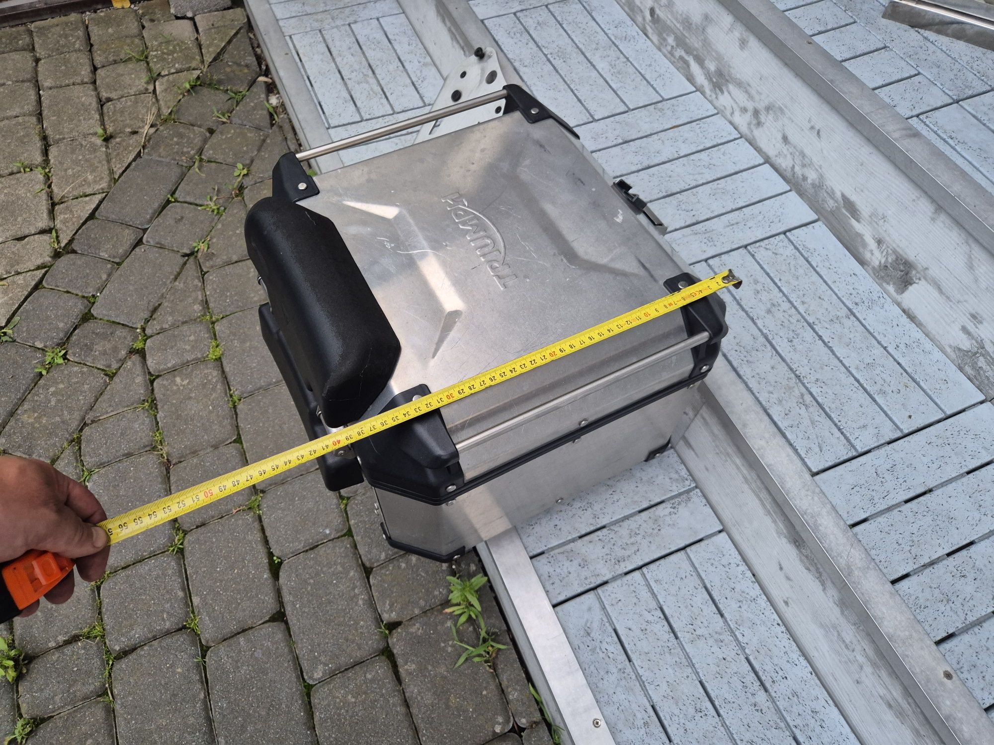 Kufer centralny z płytą Triumph 1200 23r. top case