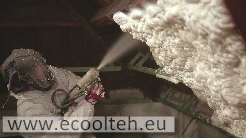 ocieplenia domów, budynków pianą PUR - otwartą i zamkniętą komórką