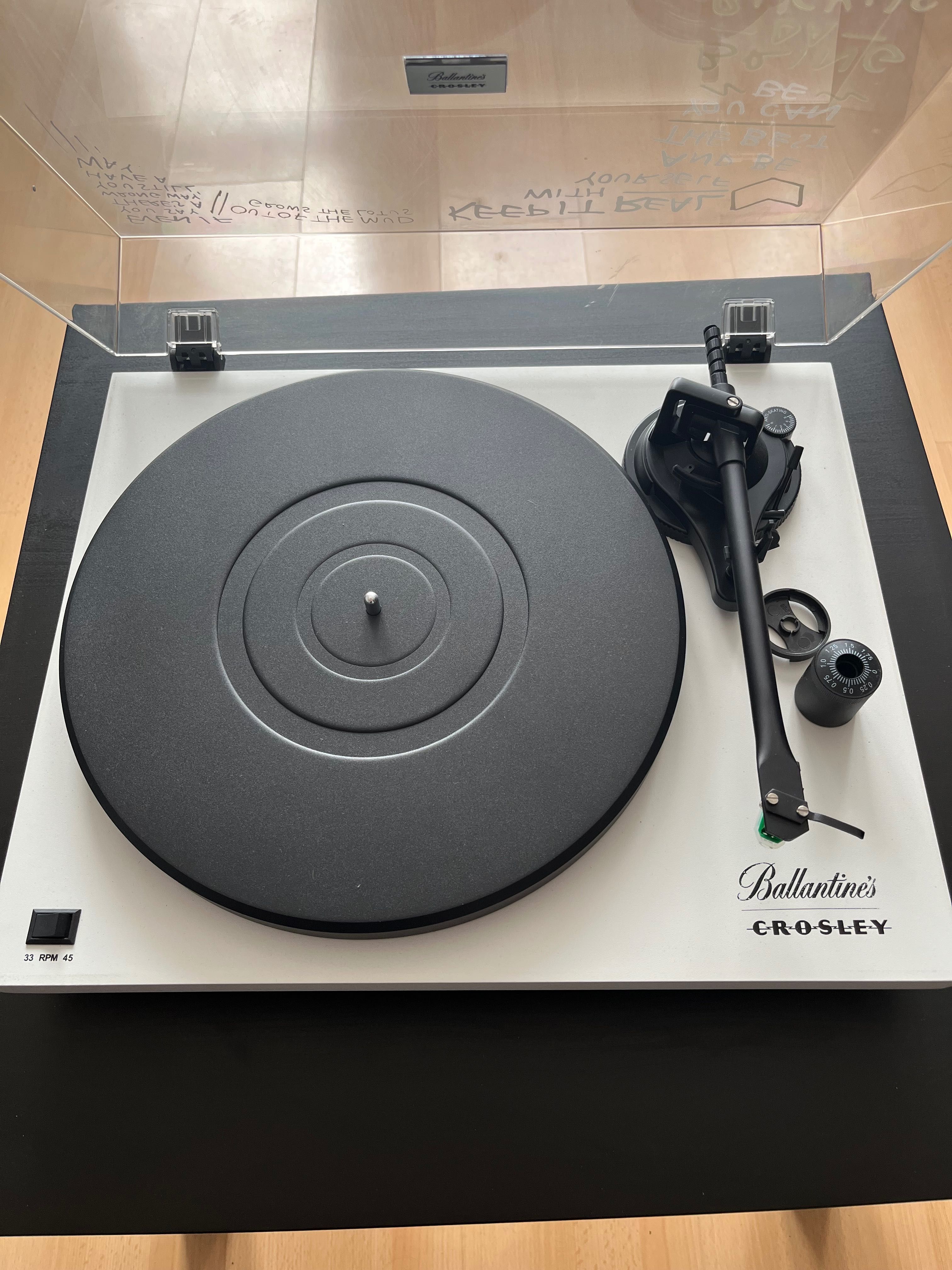 Odtwarzacz gramofonowy Crosley x Ballantines