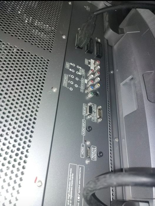 Televisão grande ecrã