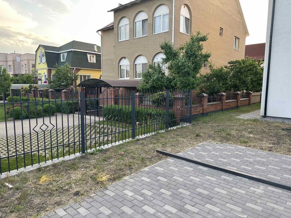 Продається таунхаус в районі Сади