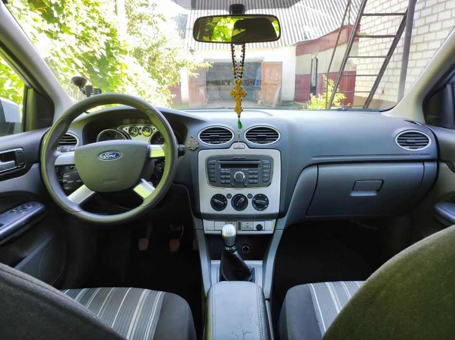 Форд фокус 2  рестайлін в хорошому стані.