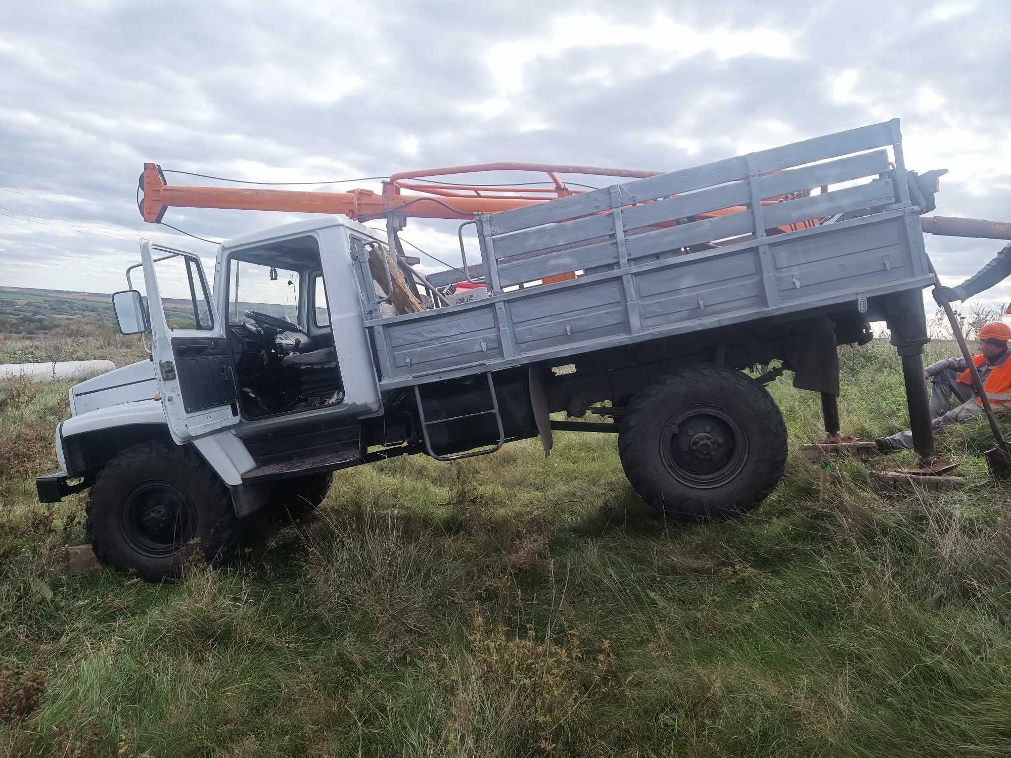 Буріння під опори встановлення та доставка