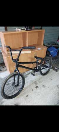 BMX rower do skakania