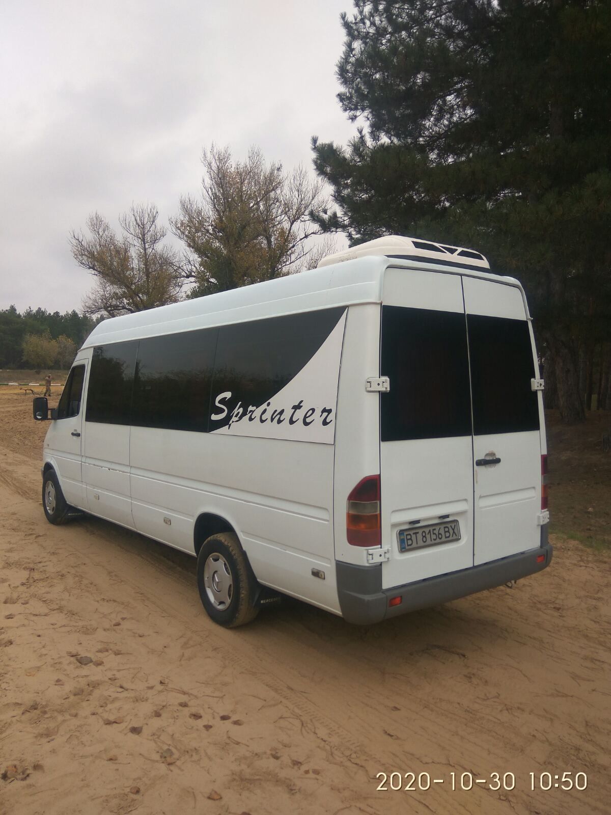 Пассажирские перевозки на комфортном микроавтобусе Volkswagen Crafter.
