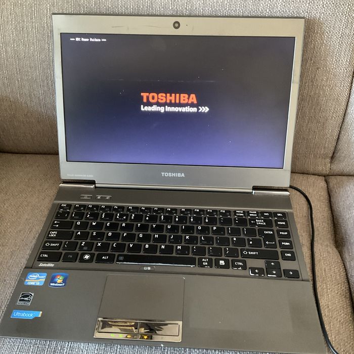 Laptop Toshiba Satellite Z830-10T