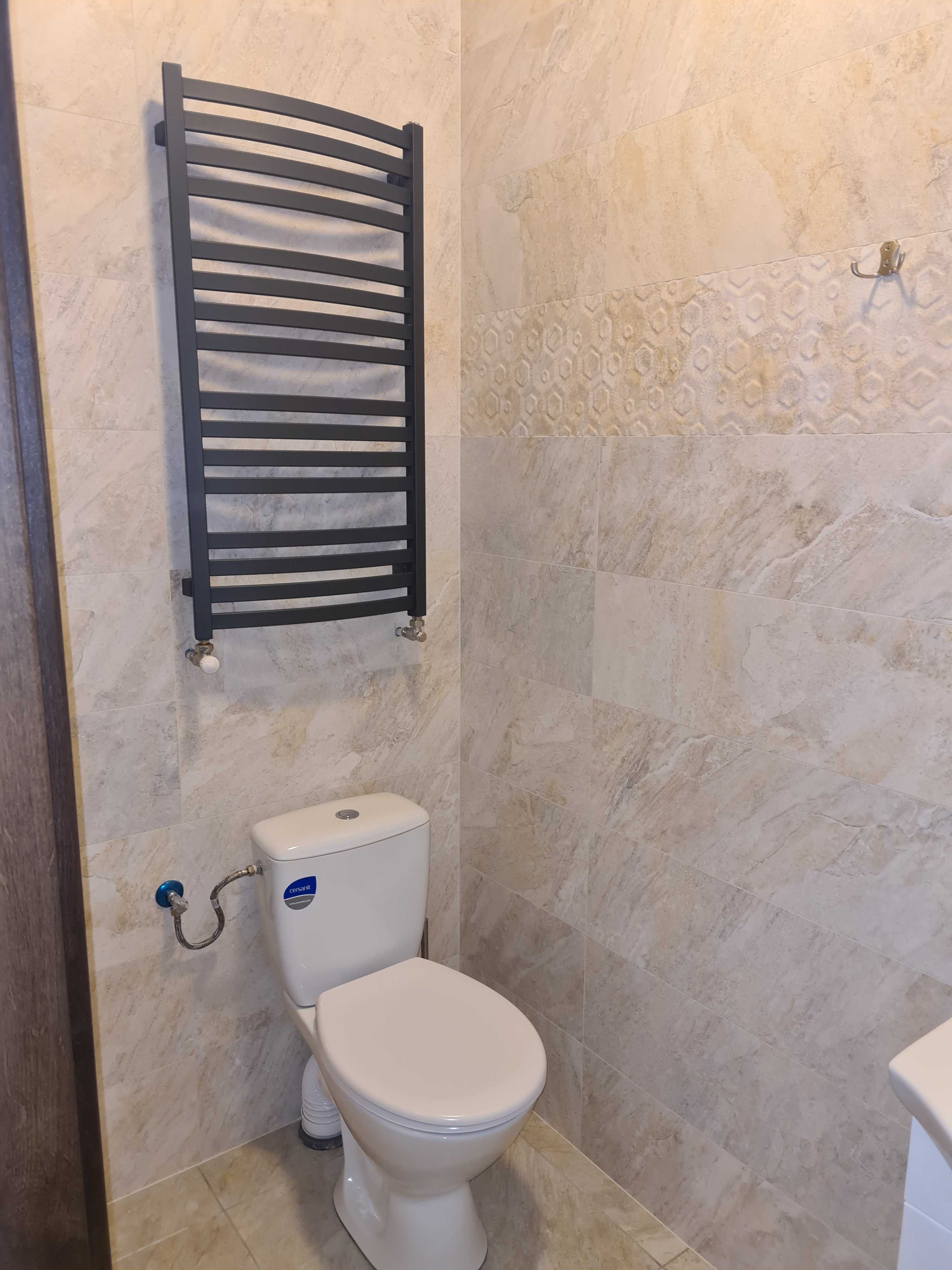 pokoje z łazienkami noclegi kwatery hostel кімнати з ванними кімнатами
