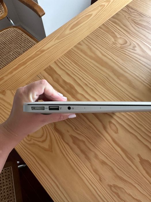 MacBook Air 13 1,6 GHz Intel Core i5 com dois carregadores
