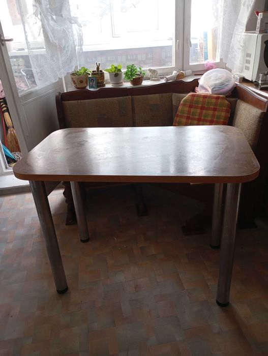Стіл для кухні+ стільці