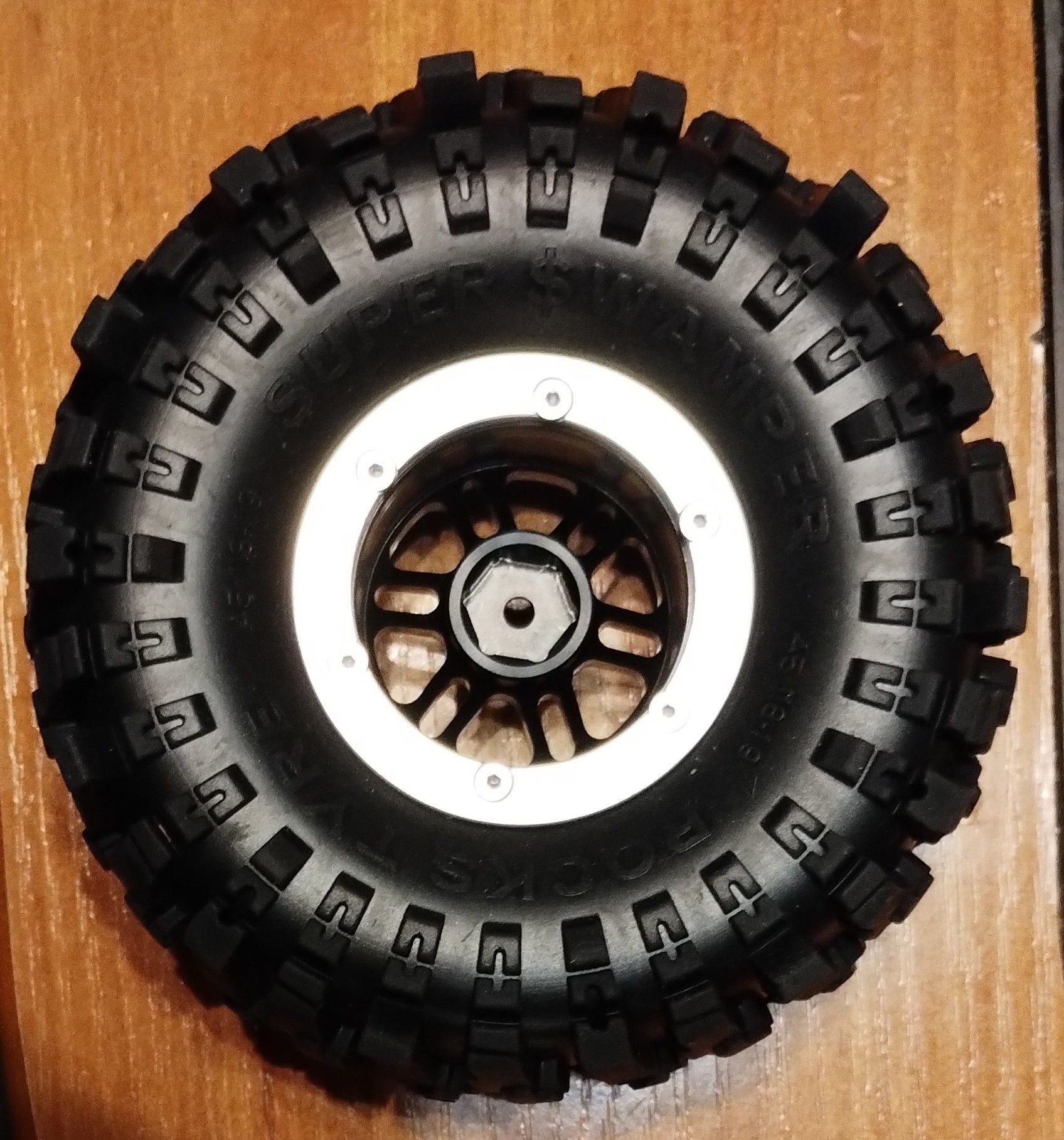 RC 1/10 crawler .