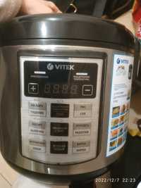 Продам мультиварку Vitek VT-4212BK. Оболонь или олх доставка.