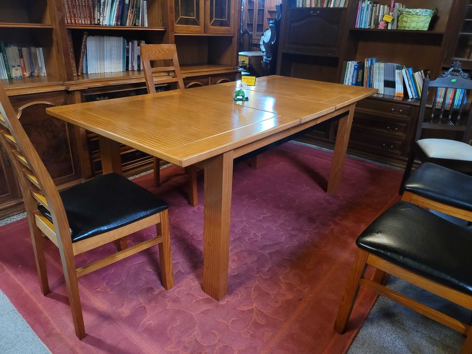Mesa em madeira maciça - extensível - óptimo estado geral - Só a m