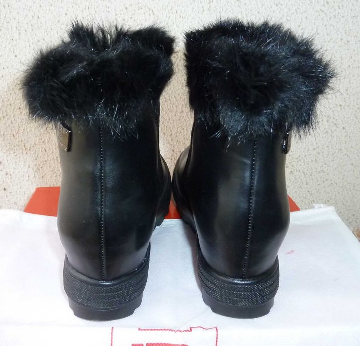 Botas novas Laura Biagiotti 38