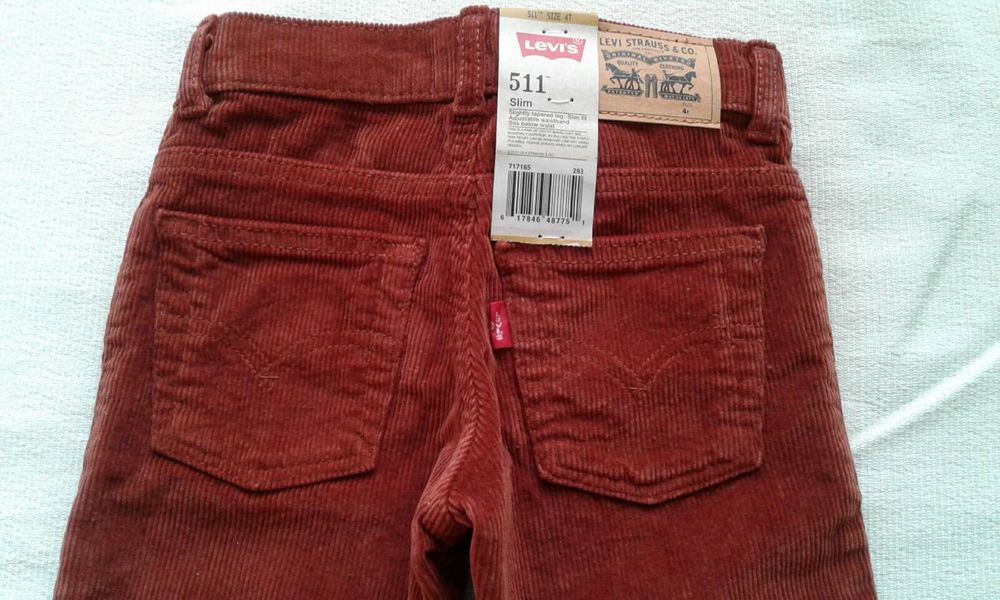 Вельветові джинси Levis, розмір 104