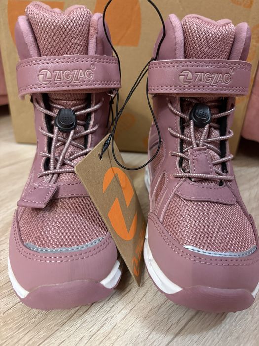 Зимове взуття 26р. Світиться