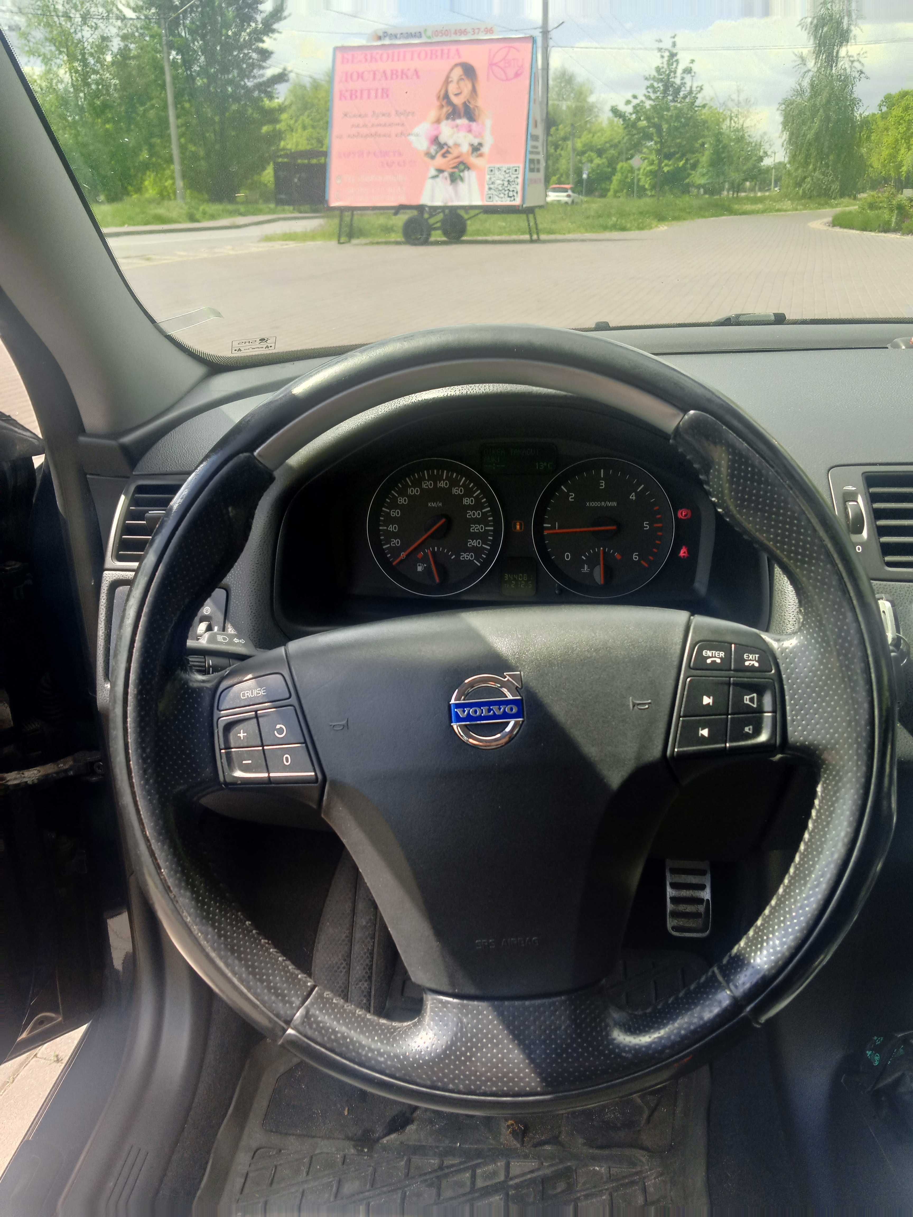Продам VolvoS40 2011