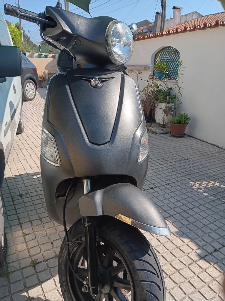 Moto Zahara secuter 125