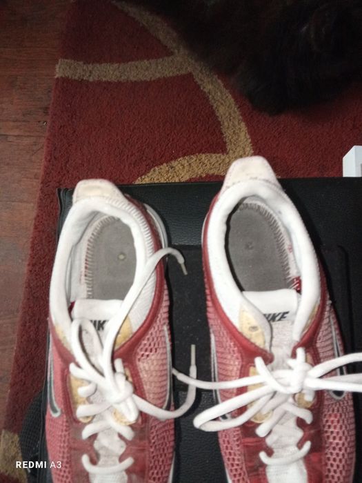 Tênis de senhora em excelente estado