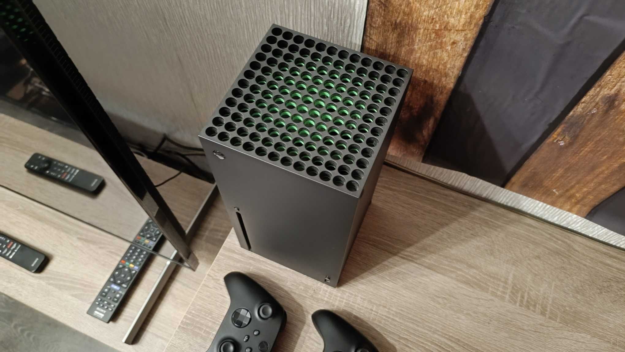 Xbox Series X plus stacja ładująca