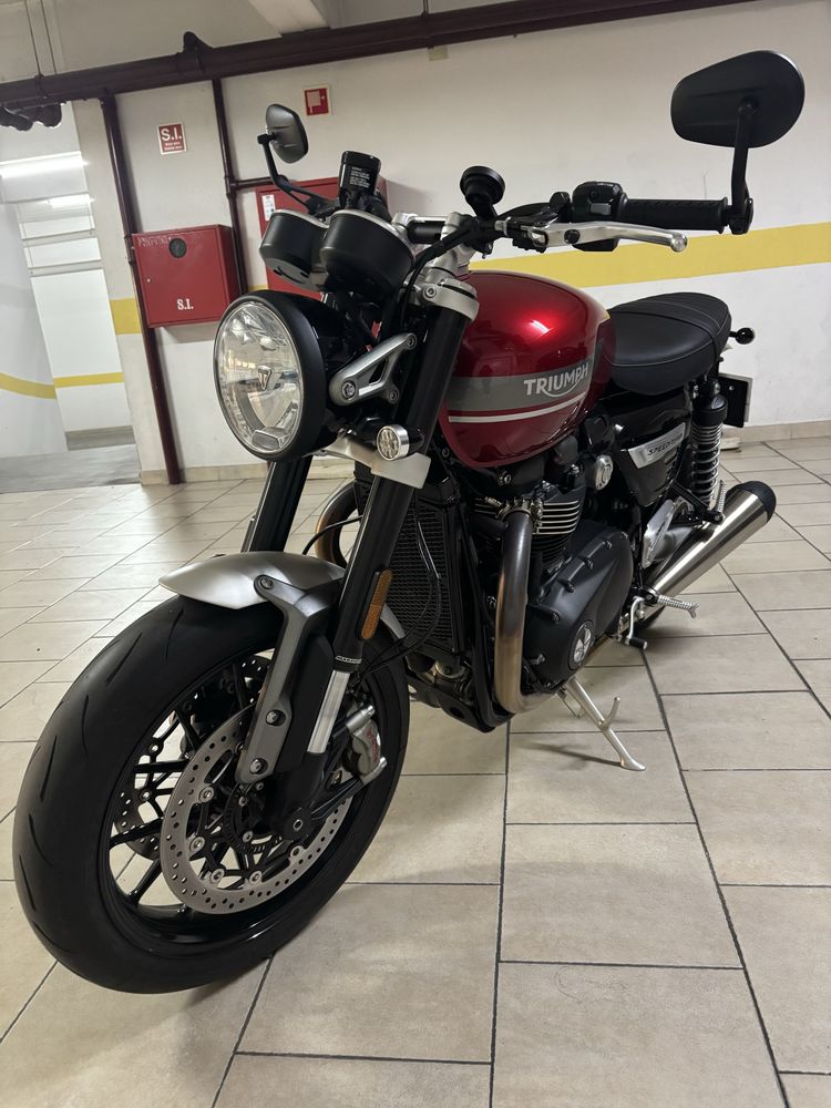 Triumph Speed Twin 1200