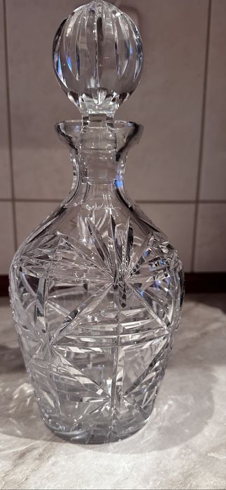 Stara karafka krysztalowa