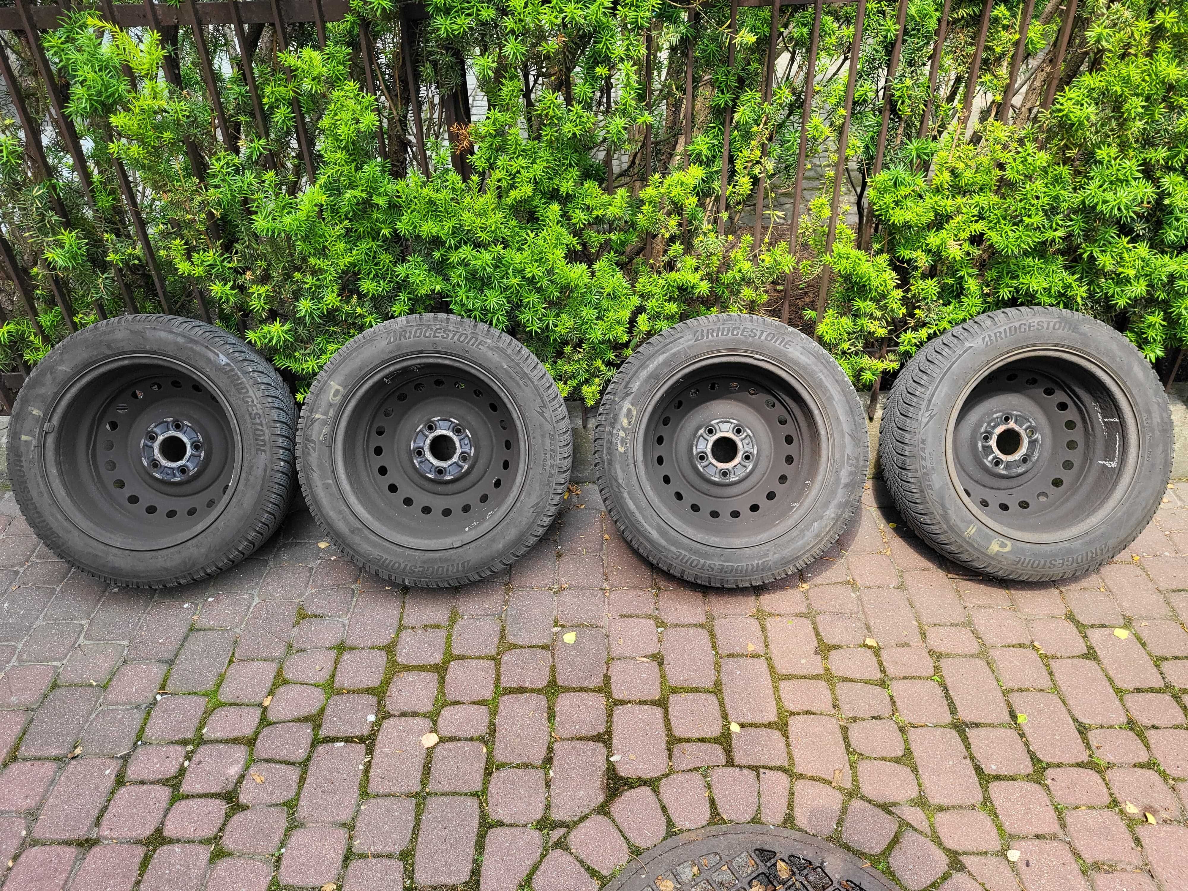 Koła samochodowe - opony zimowe Bridgestone 205/55R16 + felgi stalowe