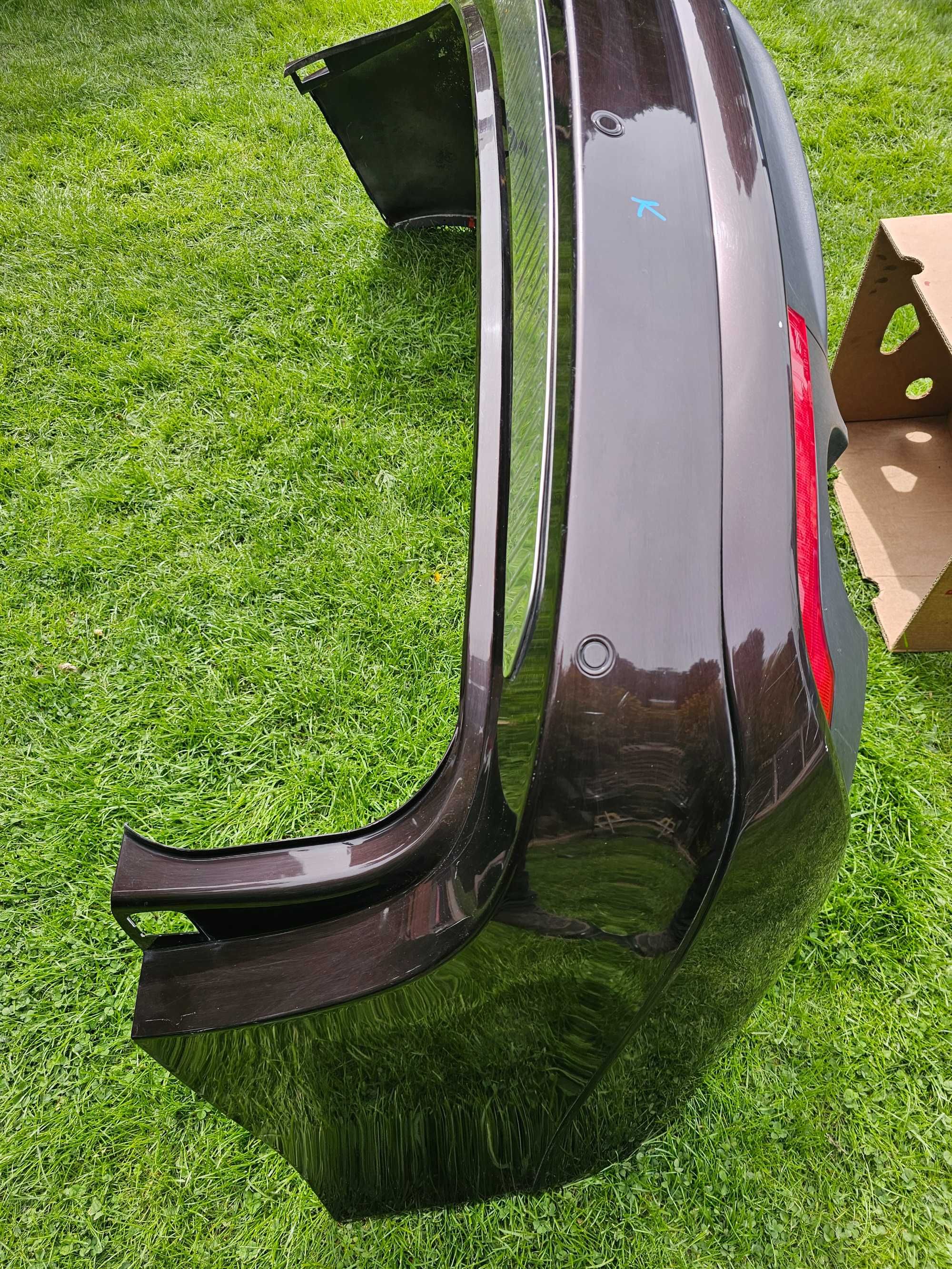 Zderzak Tył Opel Insignia A Kombi 4 PDC Kod lakieru Z41C