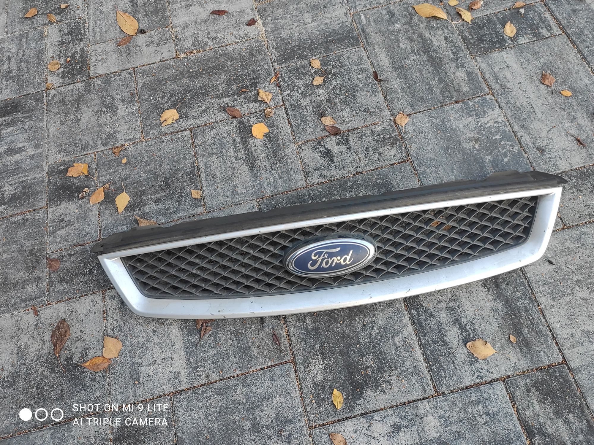 Grill przedni przód Atrapa chłodnicy  Ford Focus MK2 oryginał Srebrny