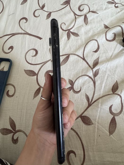 Продам iphone 7+
