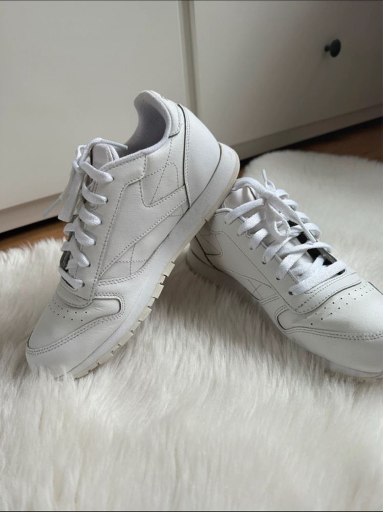 Reebok Classic white