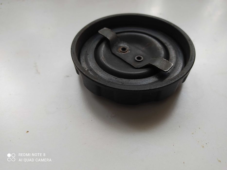 Кришка бензобака оригінальна з мотоцикла ИЖ-2.