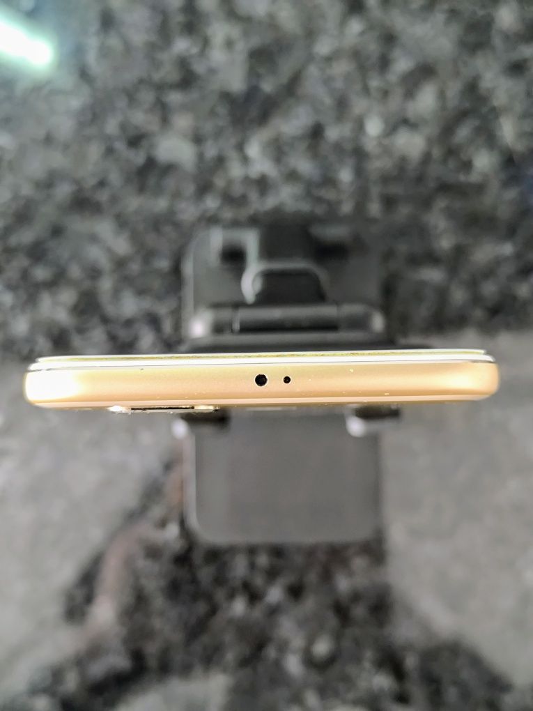 Xiaomi Mi A1 4GB/32GB Dual SIM Dourado - Usado em Boas Condições