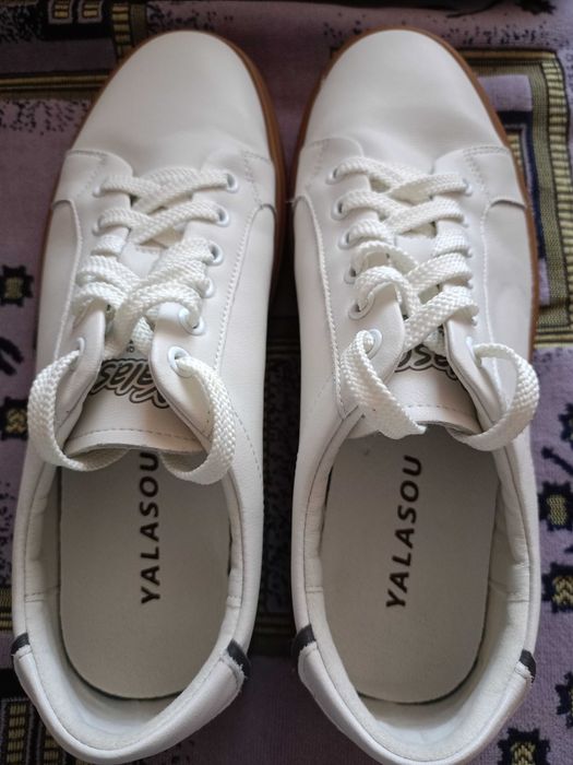 Взуття чоловіче ( кросівки)