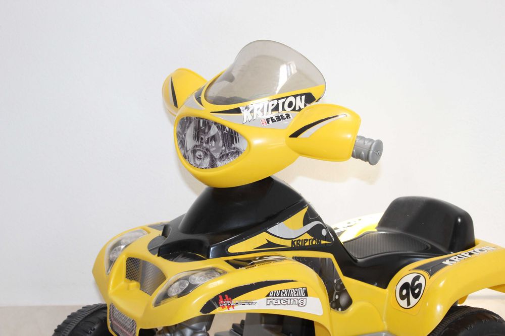 Mota eletrica 4x4 para Criança a bateria com carregador