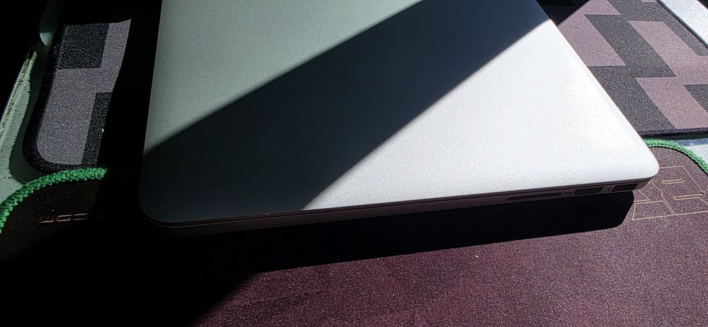 Macbook Pro "A1502"|2015| I5|8GB|256Gb| tec PT