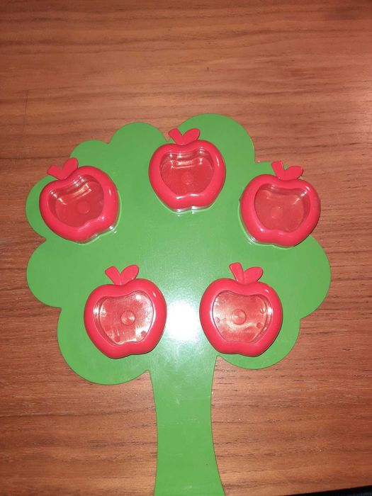 Suporte-árvore com 5 molduras (para 5 fotos tipo passe) : 8 eur