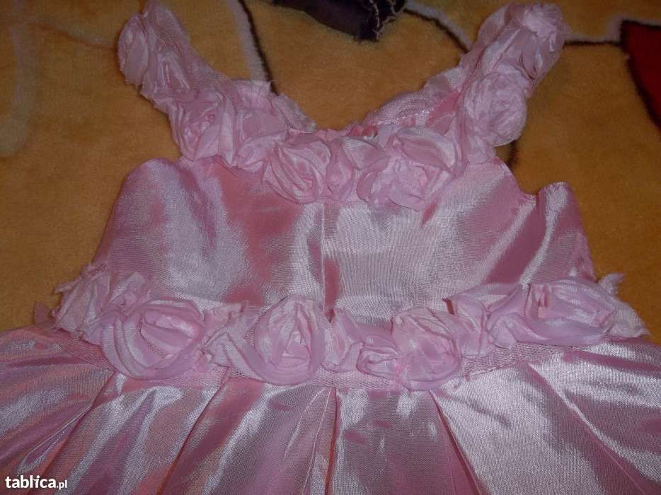 Śliczna sukieneczka