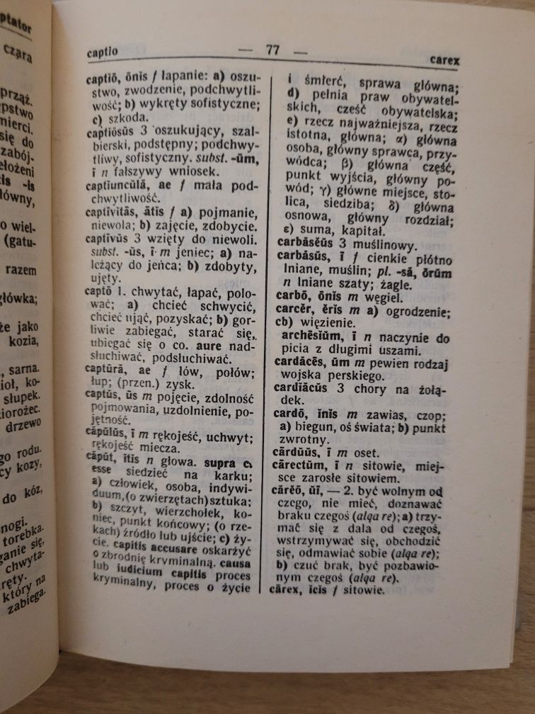 Słownik łacińsko-polski. PWN.
