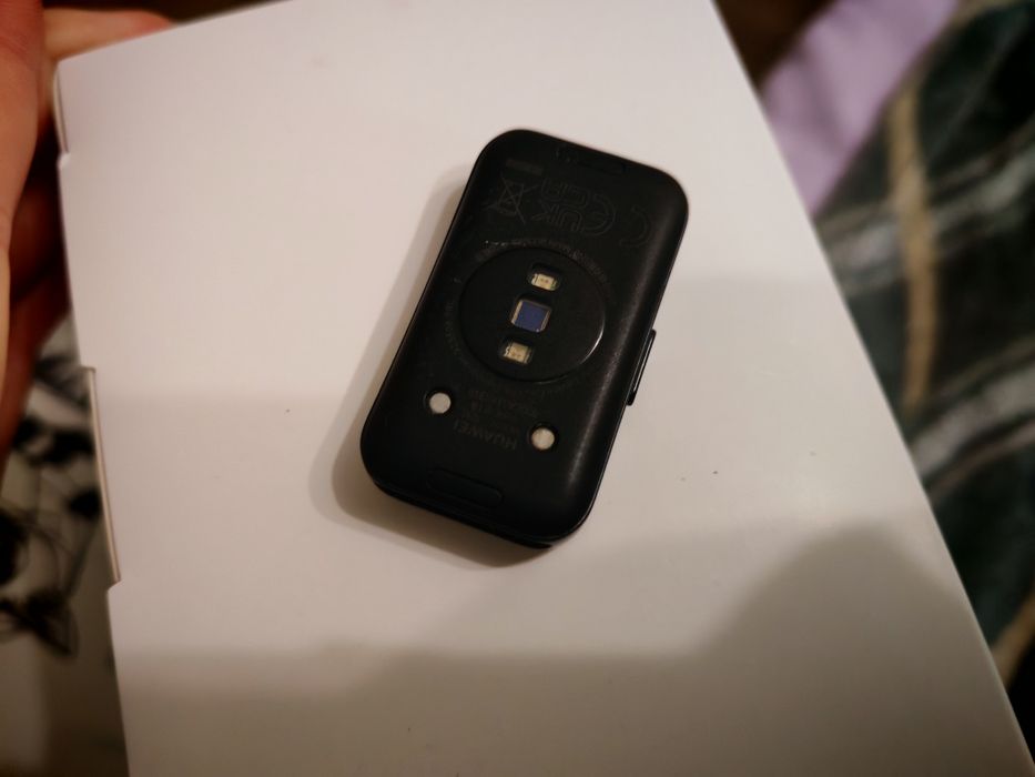 Huawei band 8 смарт годинник