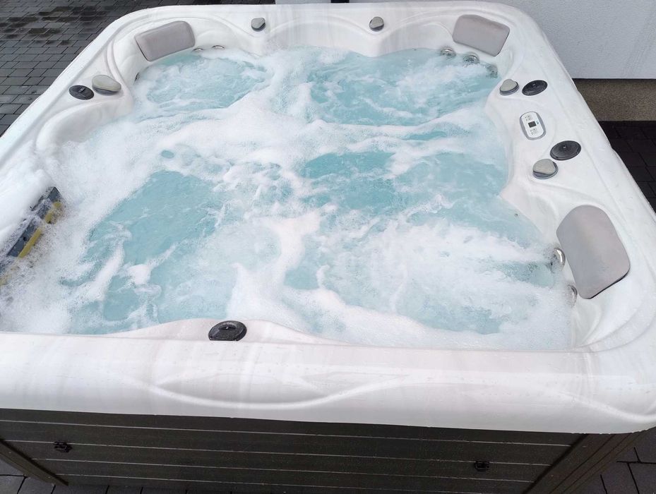 Jacuzzi Wellis Venus MY SPA całoroczne