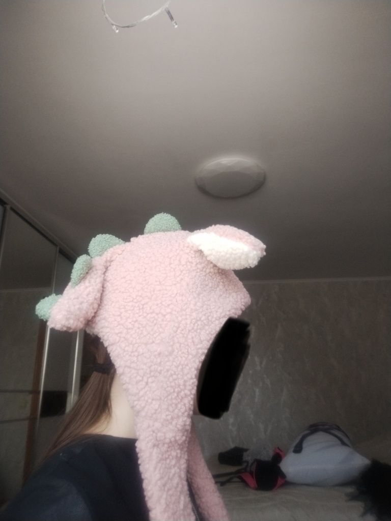 Шапка с поднимающимися ушками