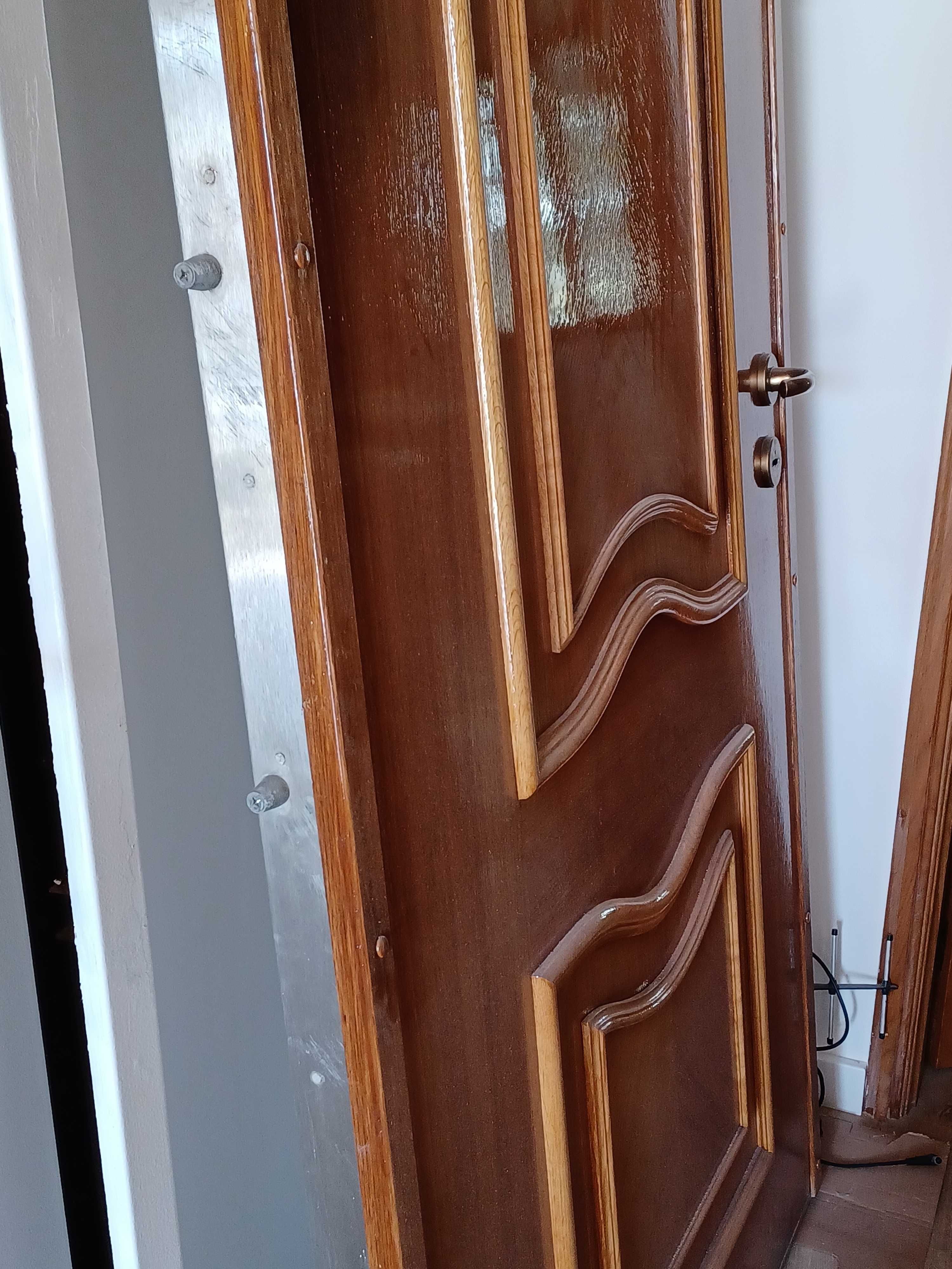 Porta blindada classica e renovada