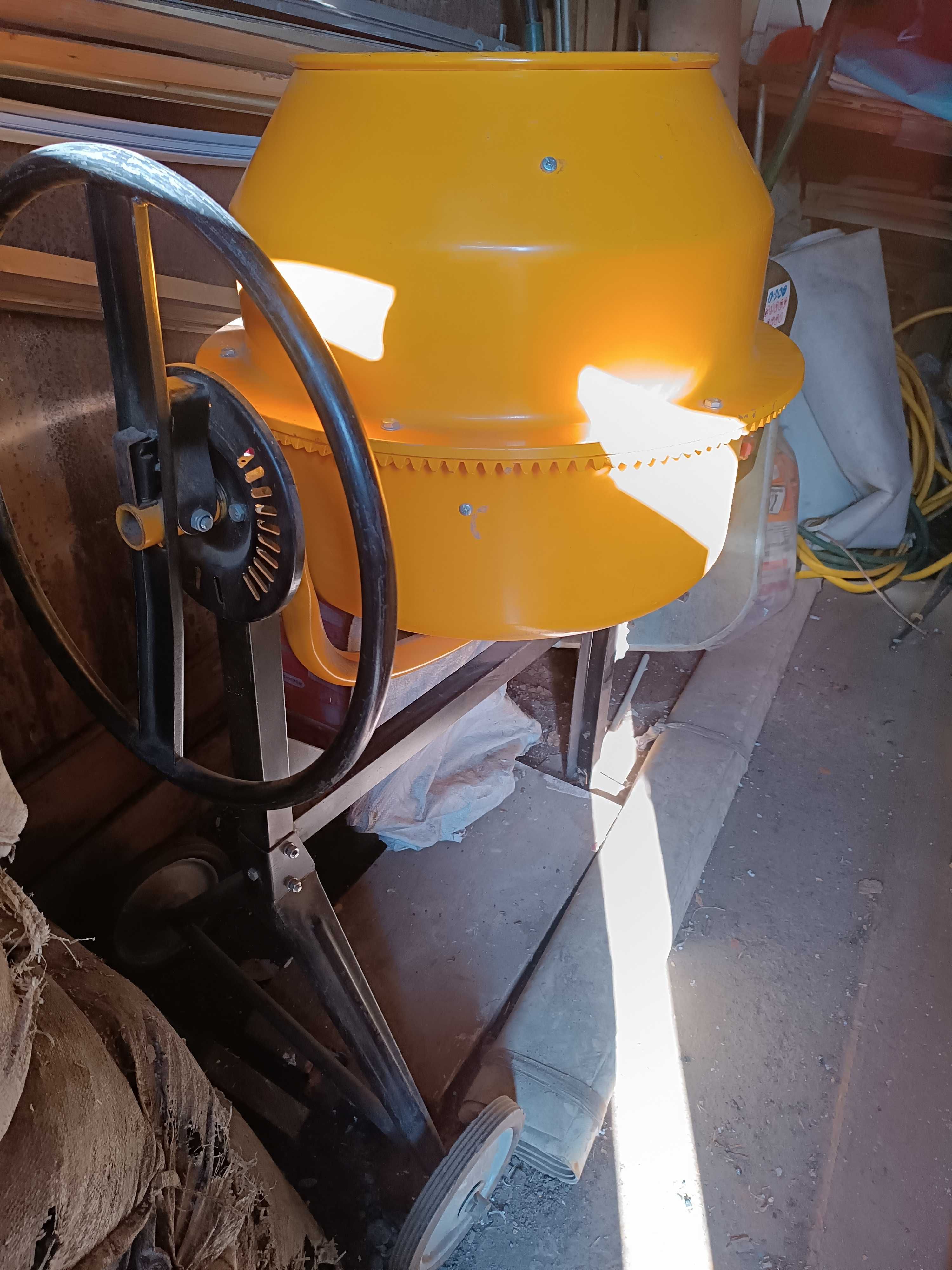 Новая бетономешалка Skiper-125 l