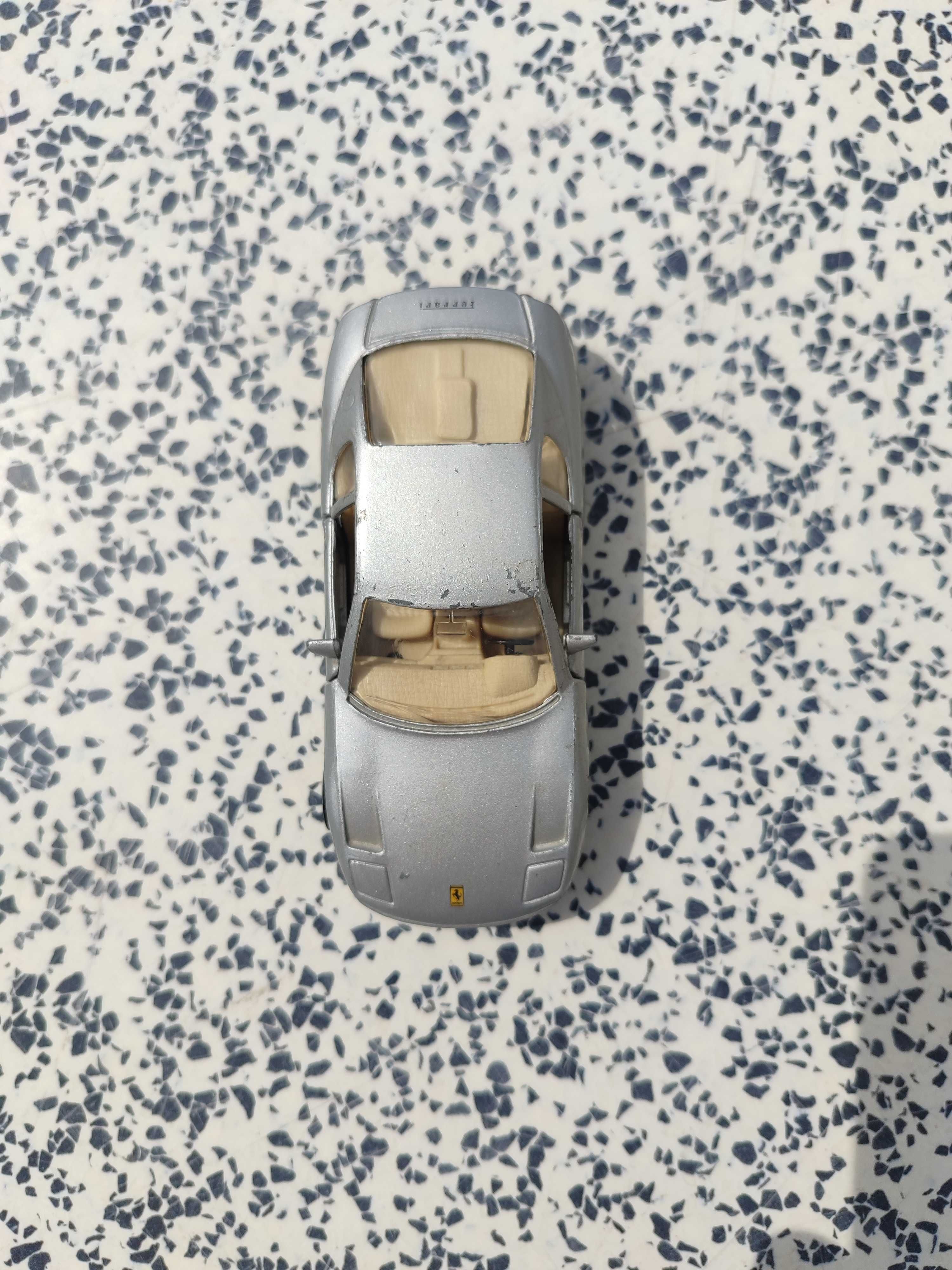 Miniatura Ferrari 456 GT Escala 1:39 – Maisto Shell
