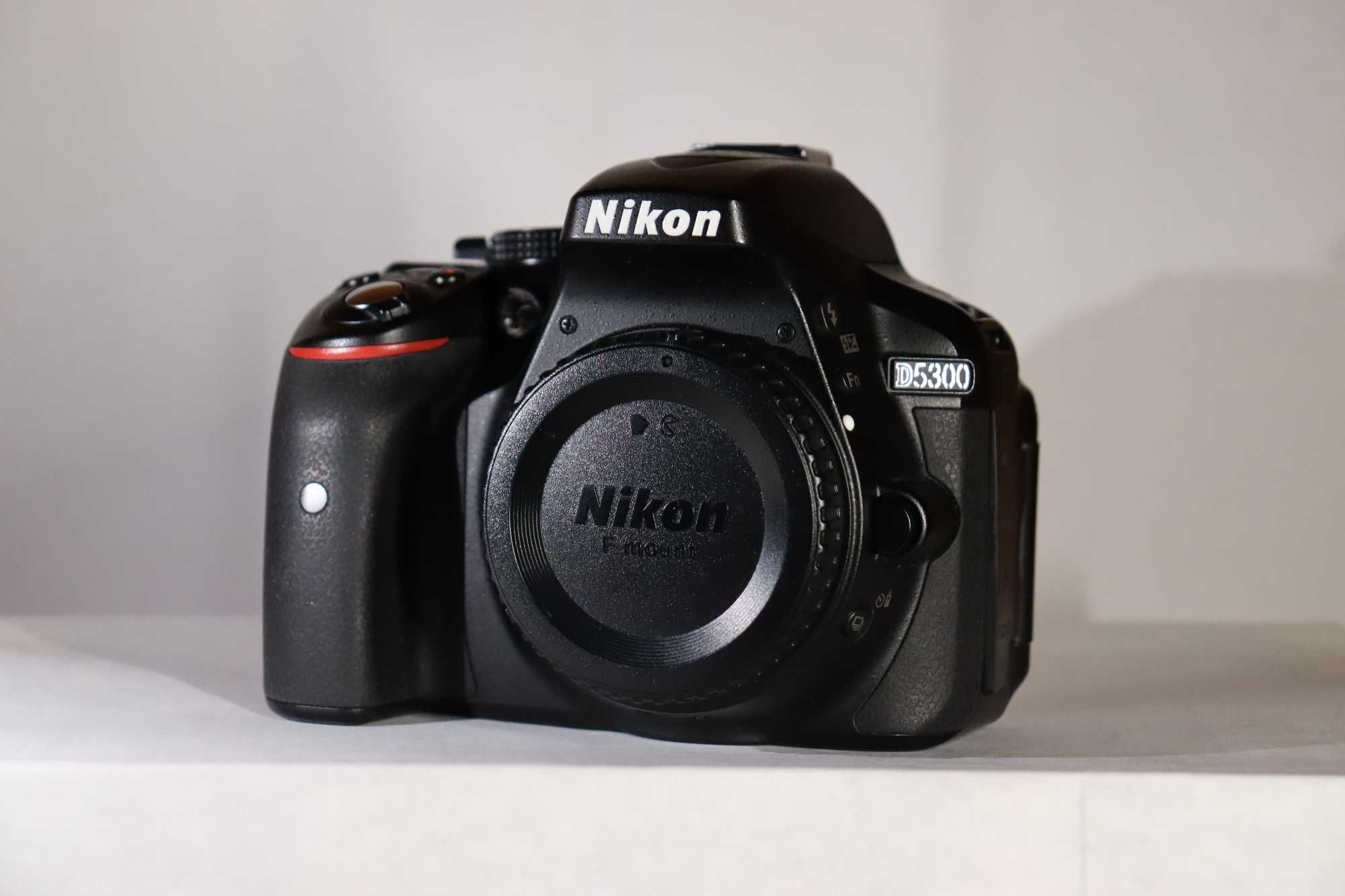 Aparat Nikon 5300 kit, używany (w idealnym stanie)